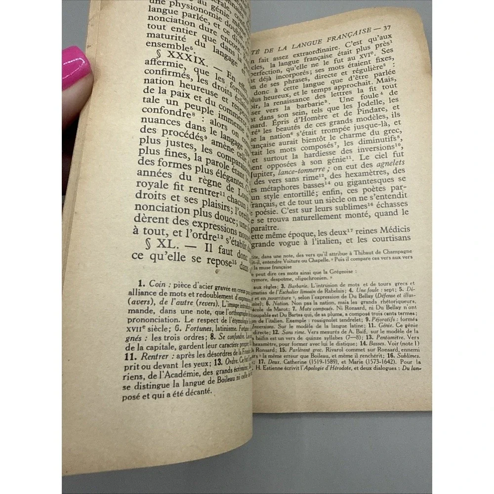 Discourse de la méthode by René Descartes French Philosophical Book. Larousse.‎